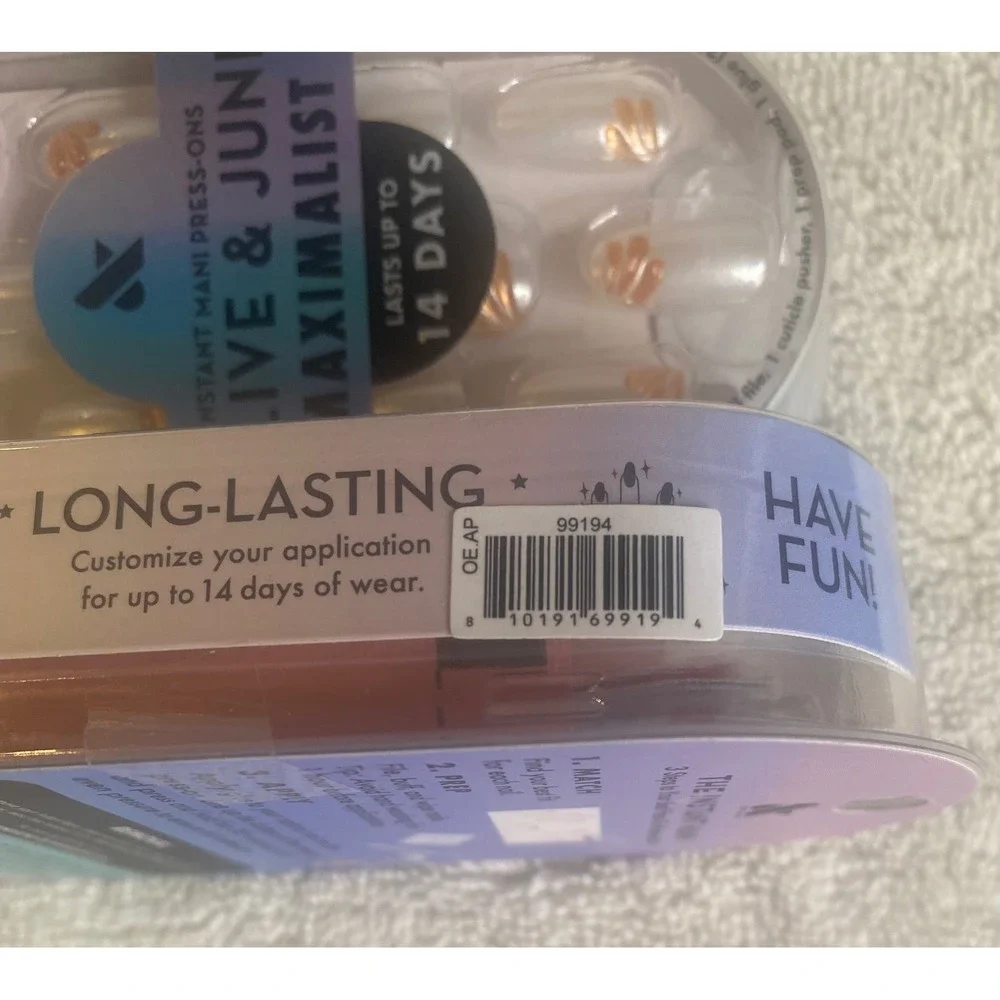 Olive & June Maximalist Press-On Nails Set of 3 Pearlescent Gold Swirls 99194